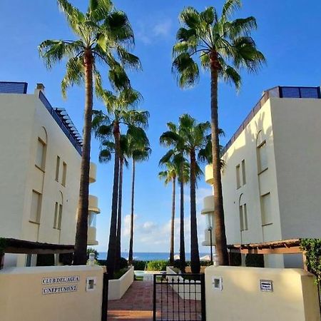 Beachfront Neptuno I, Complex,Views,Pool,Garden, Elviria Марбелья Экстерьер фото