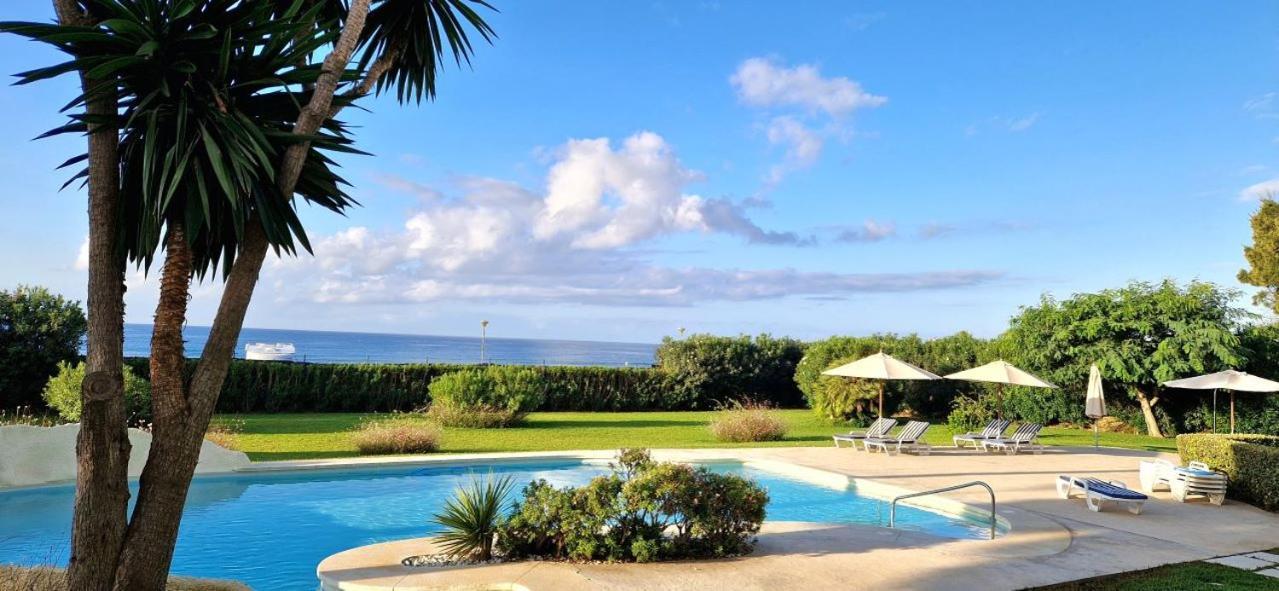 Beachfront Neptuno I, Complex,Views,Pool,Garden, Elviria Марбелья Экстерьер фото