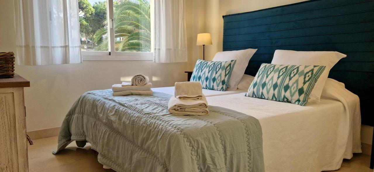 Beachfront Neptuno I, Complex,Views,Pool,Garden, Elviria Марбелья Экстерьер фото